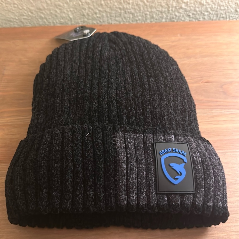NWT Great Shark insulated beanie